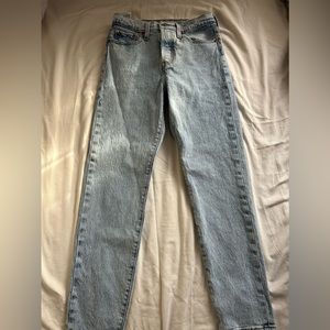 Levi’s | Straight Leg Jeans